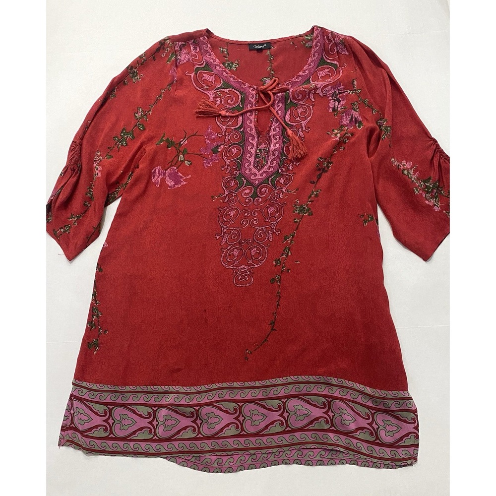 Tolani Collection Quarter Sleeve Red Floral Blouse. Large.
